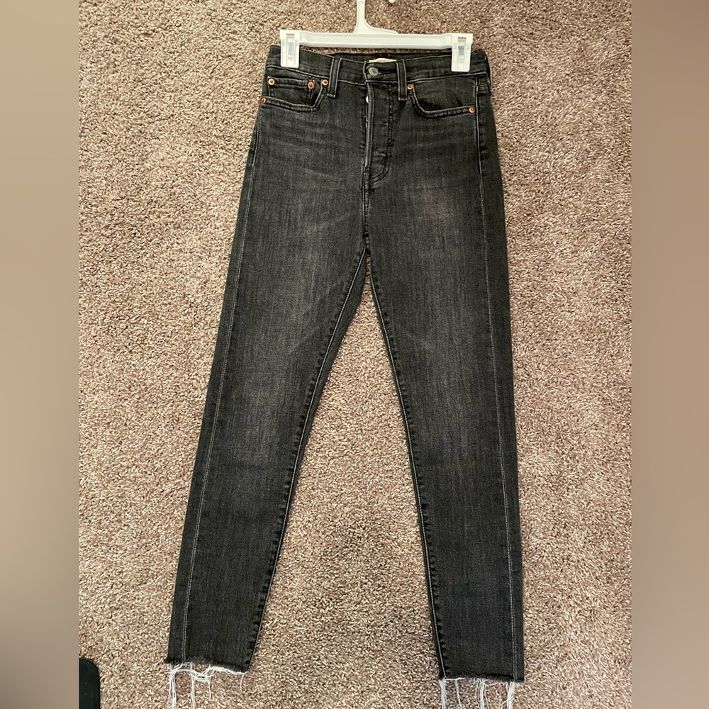 Levi’s Wedge Skinny black jeans size 27